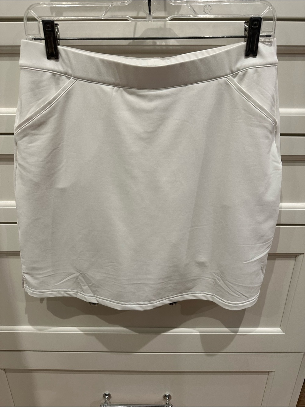 Peter Millar White golf/AthleticSkort with Front Pockets